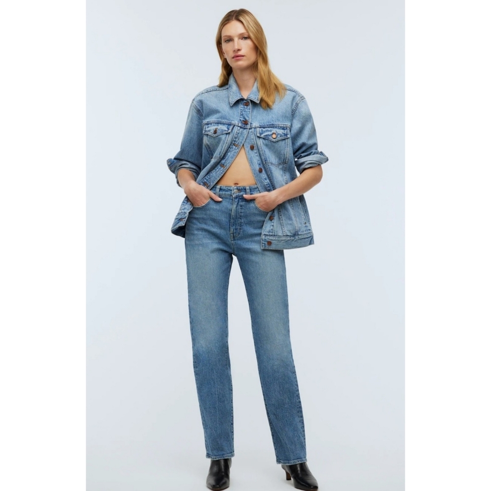 Madewell | The Petite '90s Straight Jean in Rondell Wash: Crease Edition 27P